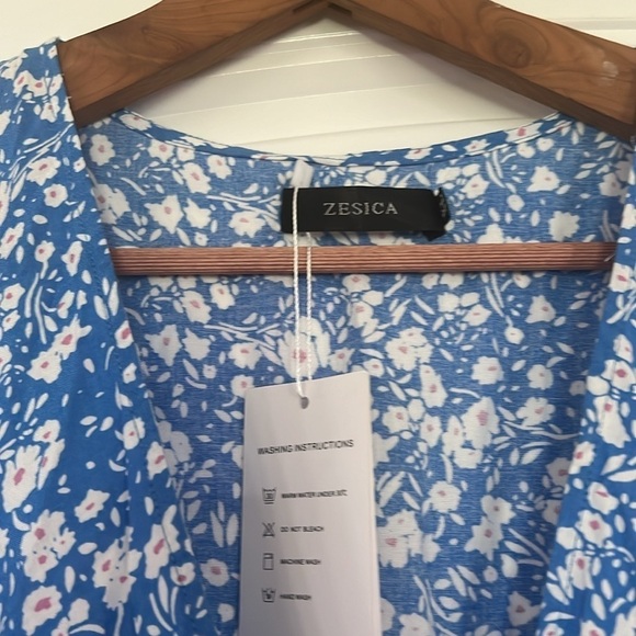 Zesica Wrap flora Dress Size XL NEW - Picture 4 of 9